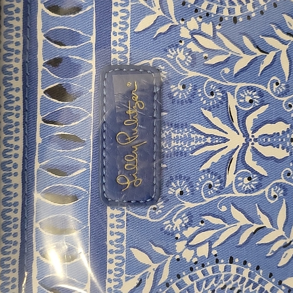 Lilly Pulitzer York Wristlet Pouch - Picture 2 of 5